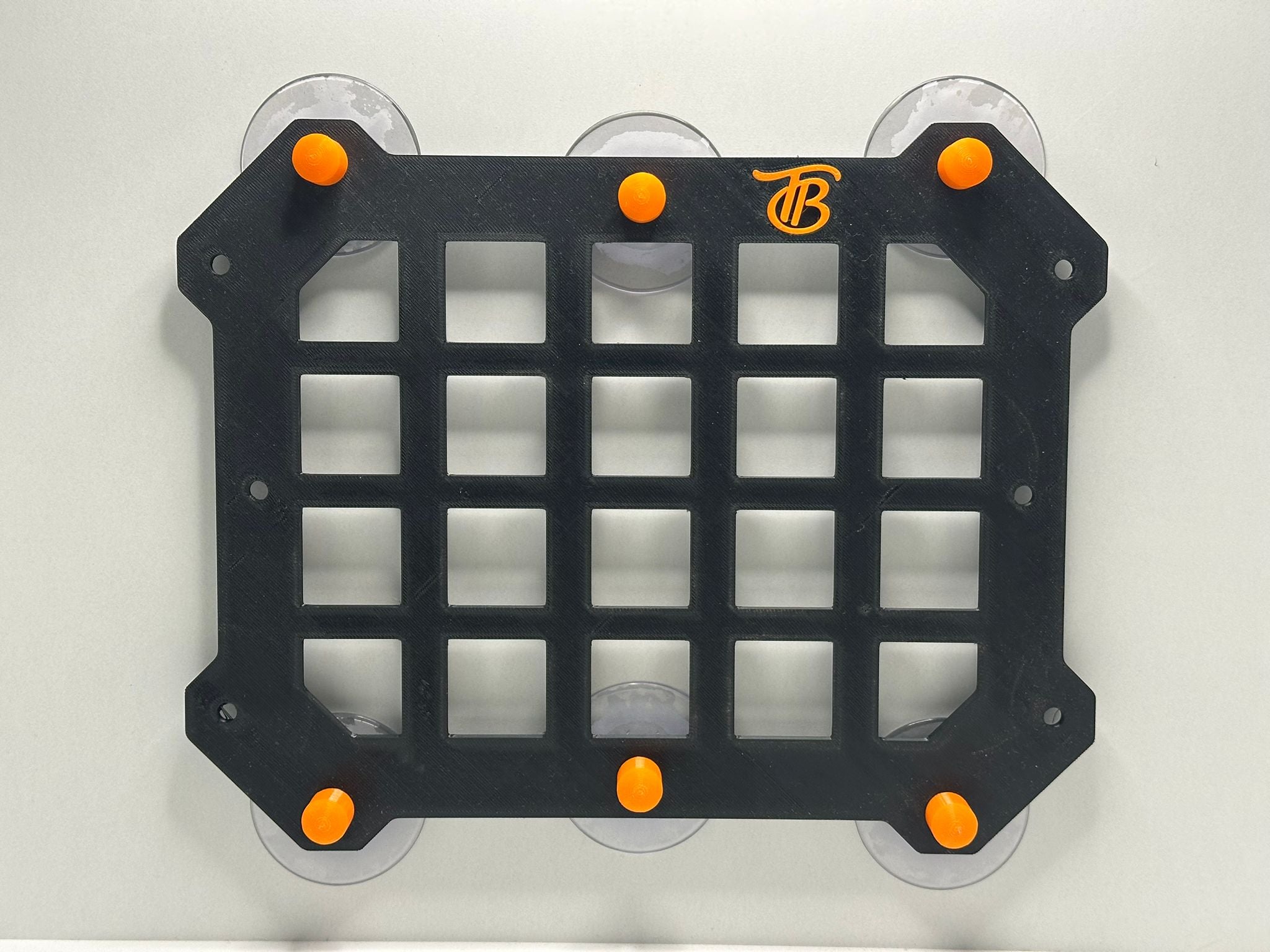 TrailGrid – רשת ארגון לחלון הרכב